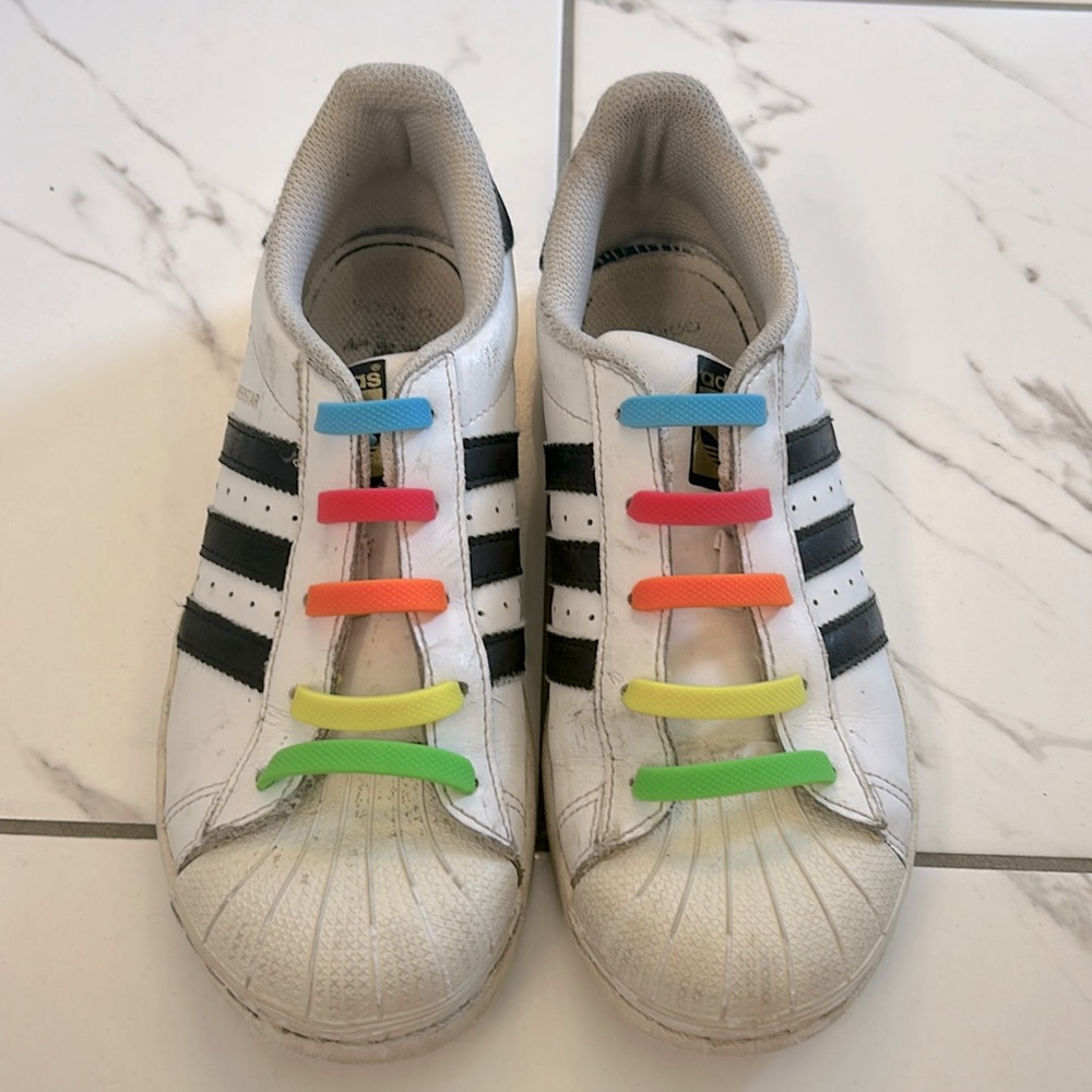 Girls Adidas Superstar 4Y